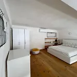Dario's Loft In City. Vlorë