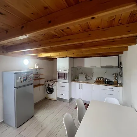 Dario's Loft In City. Vlorë