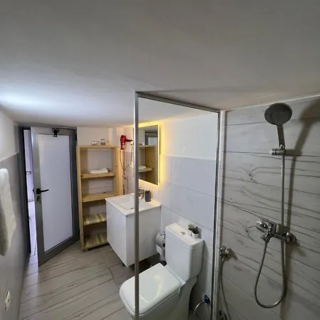 Dario's Loft In City.